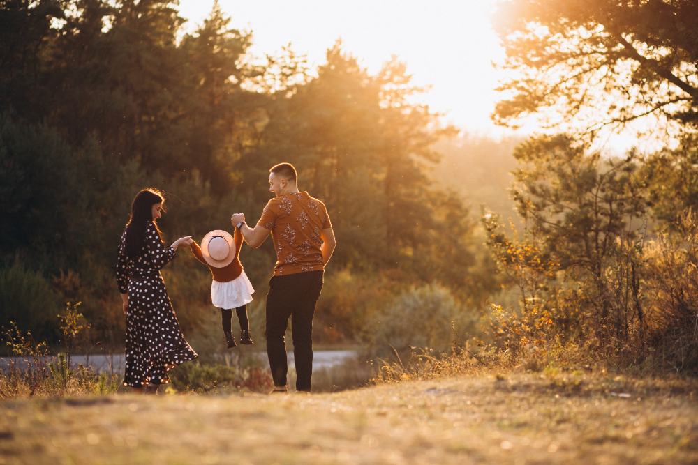 Familia unida al atardecer